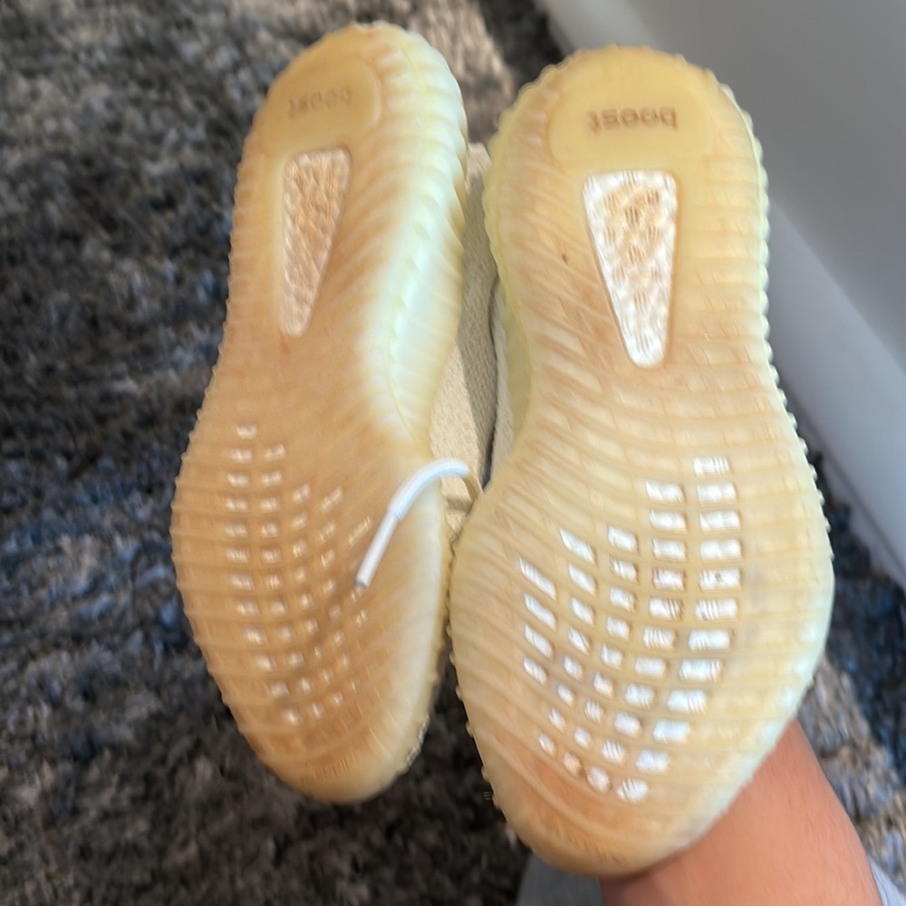 White Yeezy - Picture 3 of 4